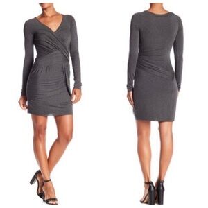 BAILEY 44 GRAY LONG SLEEVE STRETCH RUCHED V NECK MINI DRESS SIZE SMALL NEUTRAL